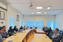 نشست بررسی مسائل رفاهی کارکنان به مناسبت روز کارمند در دانشکده داروسازی شیراز