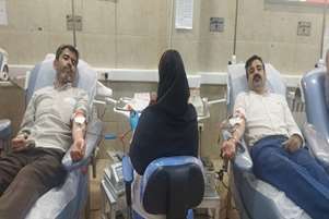 اهدا خون توسط کارکنان داروخانه‌های آموزشی دانشکده داروسازی